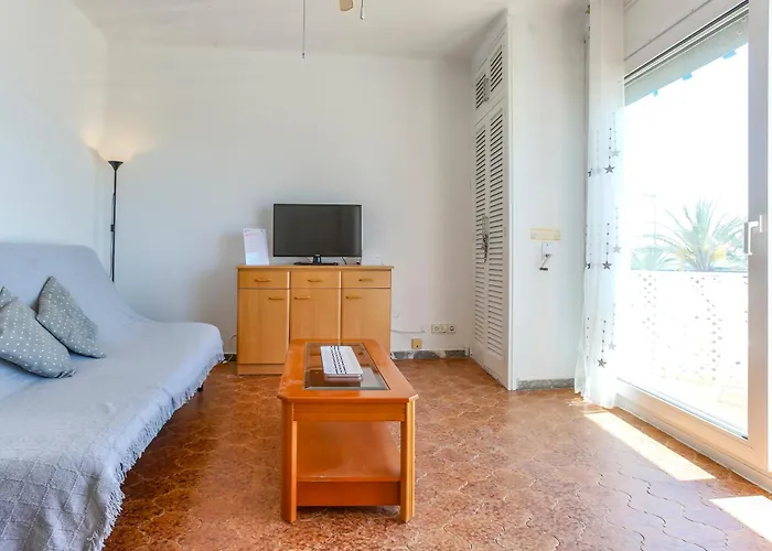 Cozy On The Front Line, Liliane Sitges