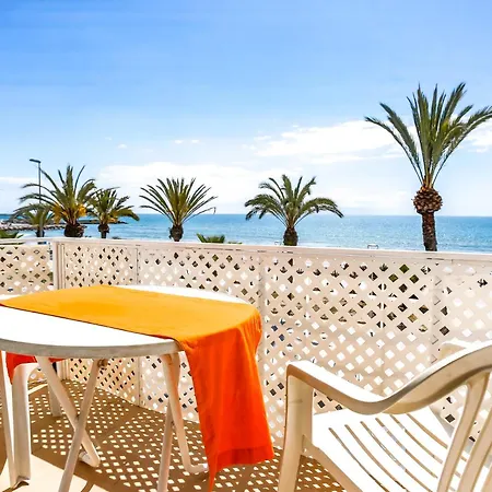 Cozy On The Front Line, Liliane Apartament Sitges