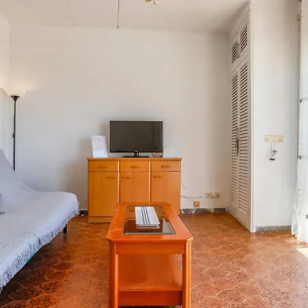 Cozy On The Front Line, Liliane