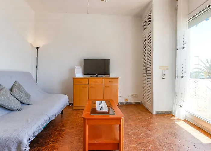 Cozy On The Front Line, Liliane